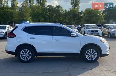 Позашляховик / Кросовер Nissan Rogue 2017 в 