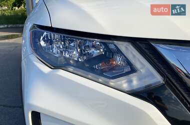 Позашляховик / Кросовер Nissan Rogue 2017 в 