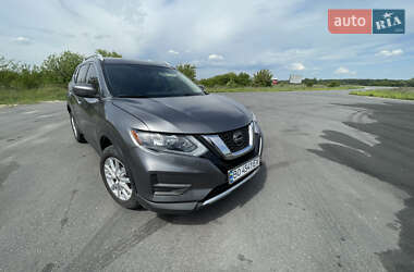 Позашляховик / Кросовер Nissan Rogue 2020 в Кременці