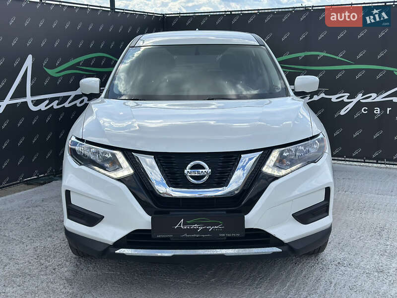 Внедорожник / Кроссовер Nissan Rogue 2016 в Киеве