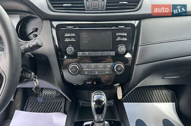 Позашляховик / Кросовер Nissan Rogue 2016 в 