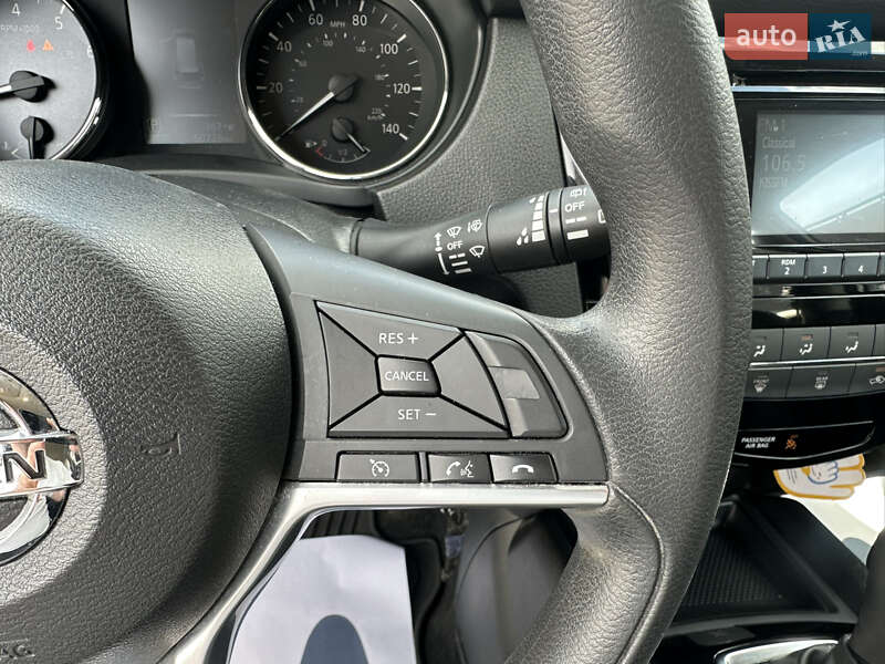 Внедорожник / Кроссовер Nissan Rogue 2016 в Киеве