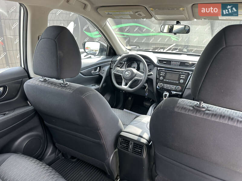 Внедорожник / Кроссовер Nissan Rogue 2016 в Киеве