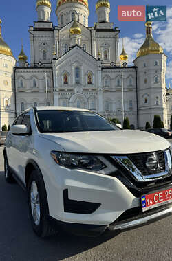 Позашляховик / Кросовер Nissan Rogue 2018 в Почаєві