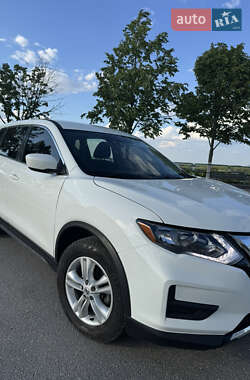 Внедорожник / Кроссовер Nissan Rogue 2018 в 