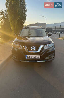Внедорожник / Кроссовер Nissan Rogue 2017 в 