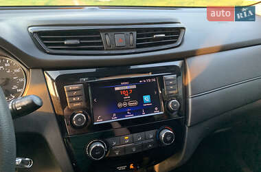 Внедорожник / Кроссовер Nissan Rogue 2019 в 