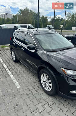 Позашляховик / Кросовер Nissan Rogue 2017 в 