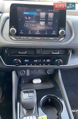 Внедорожник / Кроссовер Nissan Rogue 2020 в 