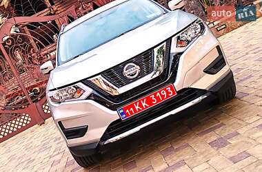 Позашляховик / Кросовер Nissan Rogue 2018 в 