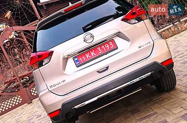 Позашляховик / Кросовер Nissan Rogue 2018 в 