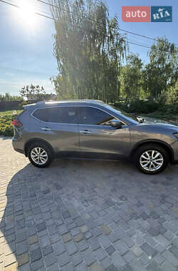 Позашляховик / Кросовер Nissan Rogue 2017 в 