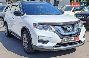 Позашляховик / Кросовер Nissan Rogue 2017 в 