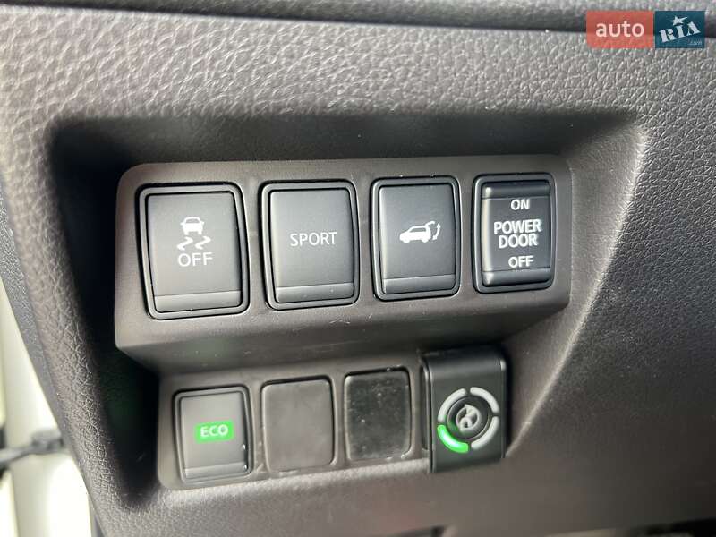 Внедорожник / Кроссовер Nissan Rogue 2016 в Одессе