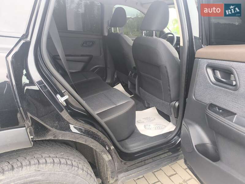 Внедорожник / Кроссовер Nissan Rogue 2022 в Дубно
