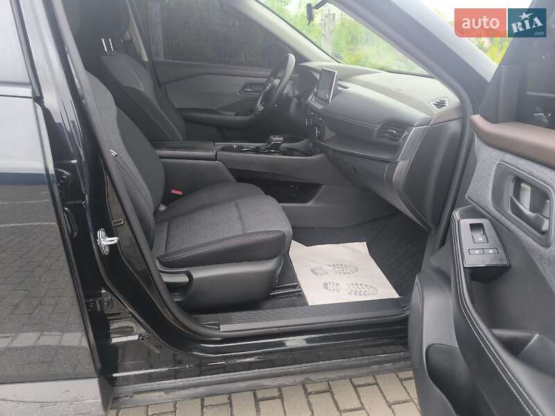 Внедорожник / Кроссовер Nissan Rogue 2022 в Дубно