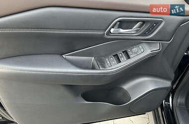 Внедорожник / Кроссовер Nissan Rogue 2021 в 