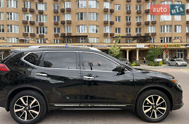 Позашляховик / Кросовер Nissan Rogue 2017 в 