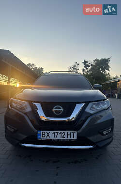 Внедорожник / Кроссовер Nissan Rogue 2018 в Полонном