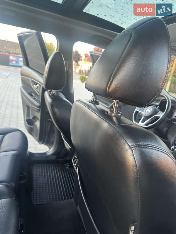 Позашляховик / Кросовер Nissan Rogue 2018 в Полонному