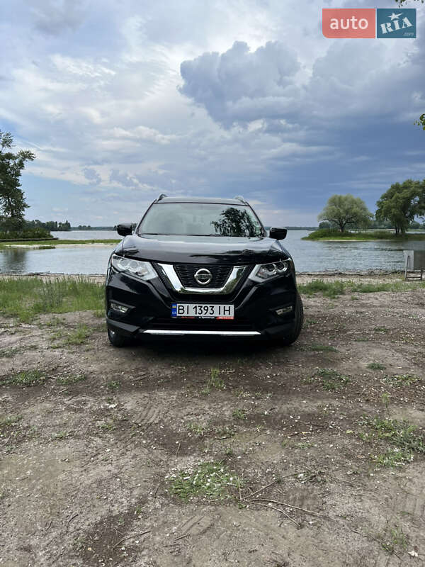 Внедорожник / Кроссовер Nissan Rogue 2018 в Горишних Плавнях