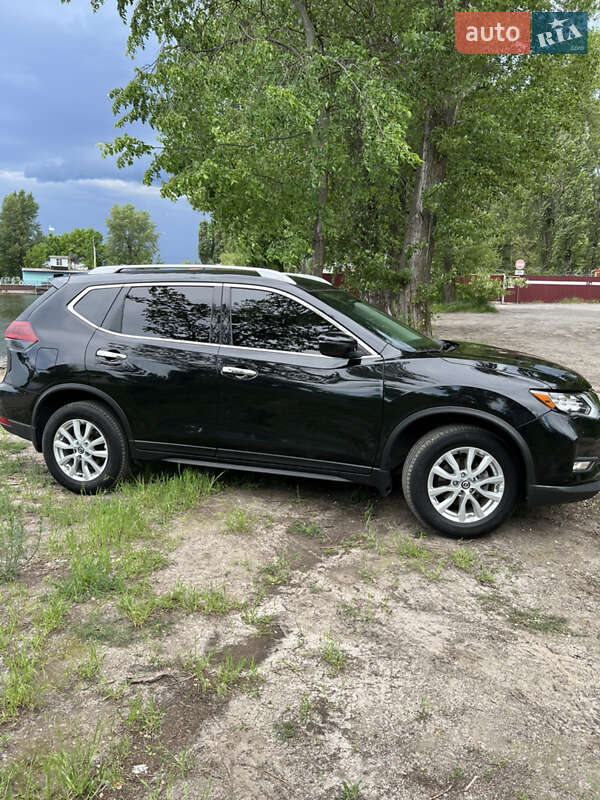 Внедорожник / Кроссовер Nissan Rogue 2018 в Горишних Плавнях