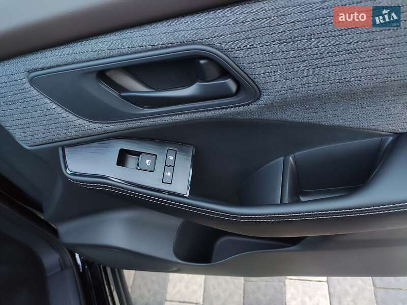 Внедорожник / Кроссовер Nissan Rogue 2021 в Львове