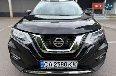 Внедорожник / Кроссовер Nissan Rogue 2019 в 