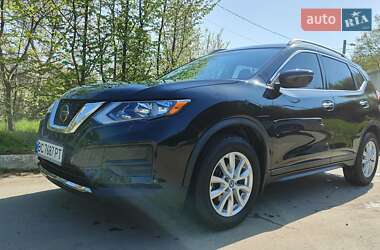 Внедорожник / Кроссовер Nissan Rogue 2018 в 