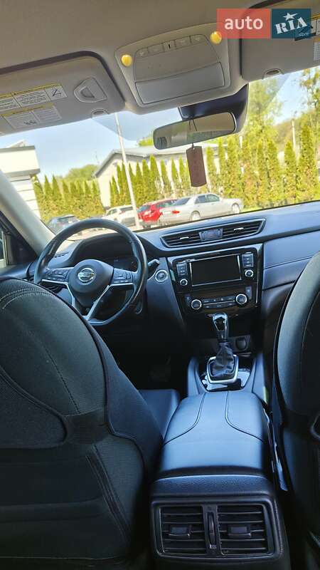 Внедорожник / Кроссовер Nissan Rogue 2018 в Львове