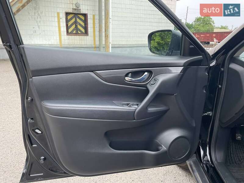 Внедорожник / Кроссовер Nissan Rogue 2019 в Ромнах