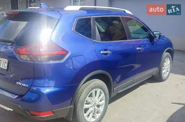 Внедорожник / Кроссовер Nissan Rogue 2018 в 