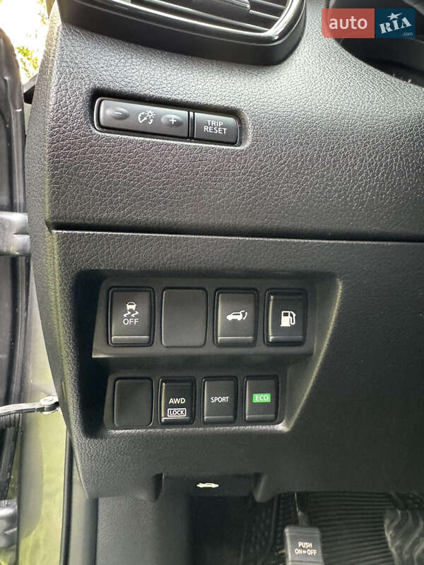 Позашляховик / Кросовер Nissan Rogue 2018 в Луцьку