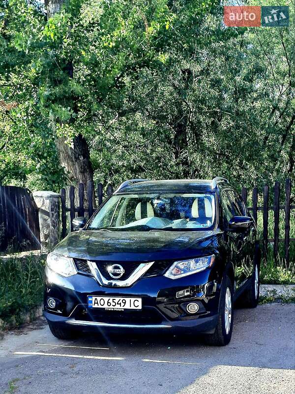 Внедорожник / Кроссовер Nissan Rogue 2016 в Ужгороде
