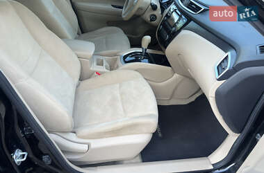 Внедорожник / Кроссовер Nissan Rogue 2015 в 