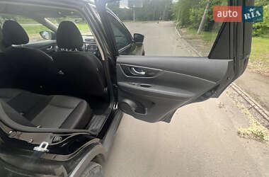 Внедорожник / Кроссовер Nissan Rogue 2019 в 