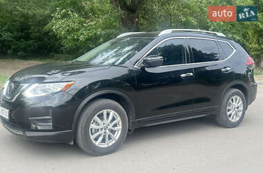 Внедорожник / Кроссовер Nissan Rogue 2019 в 