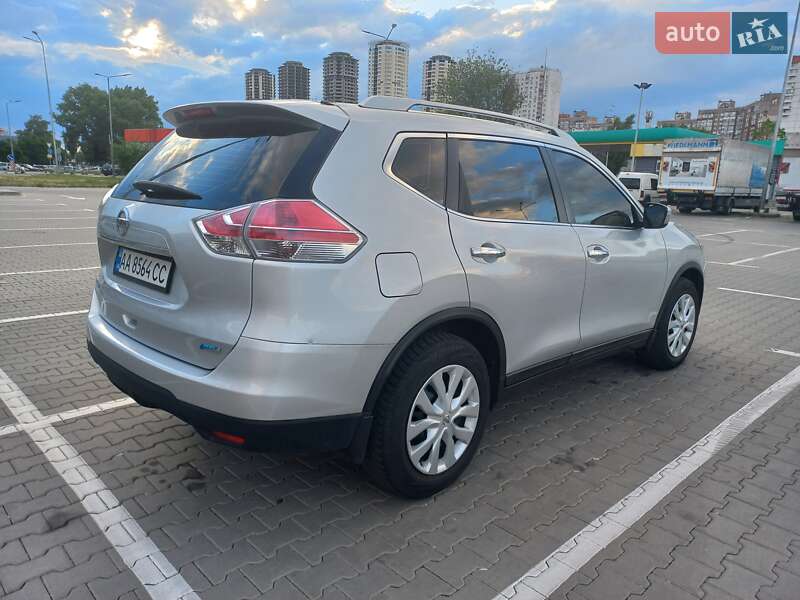 Внедорожник / Кроссовер Nissan Rogue 2015 в Киеве