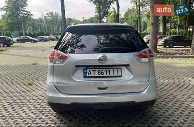Внедорожник / Кроссовер Nissan Rogue 2015 в 