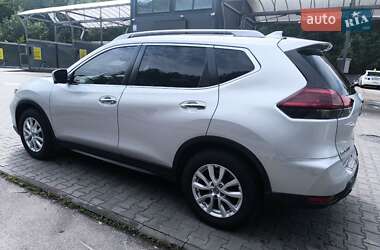 Внедорожник / Кроссовер Nissan Rogue 2018 в 