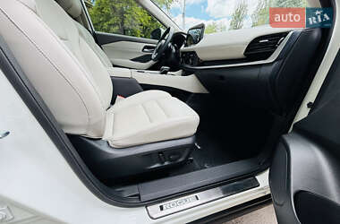 Внедорожник / Кроссовер Nissan Rogue 2022 в 
