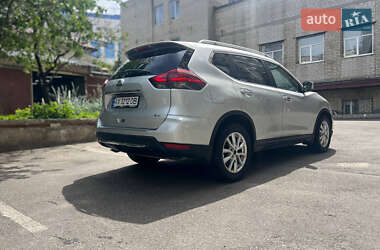 Внедорожник / Кроссовер Nissan Rogue 2018 в 