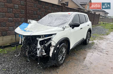 Внедорожник / Кроссовер Nissan Rogue 2022 в Ровно