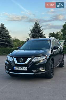 Внедорожник / Кроссовер Nissan Rogue 2018 в Каменском