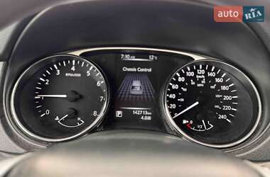 Внедорожник / Кроссовер Nissan Rogue 2015 в 