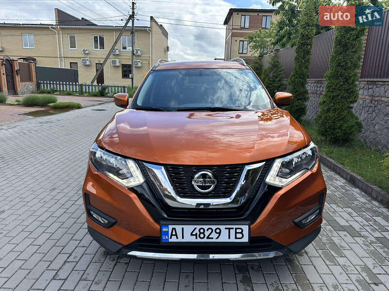 Внедорожник / Кроссовер Nissan Rogue 2018 в 