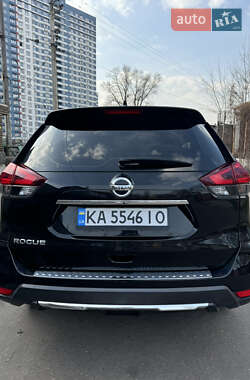 Внедорожник / Кроссовер Nissan Rogue 2018 в 
