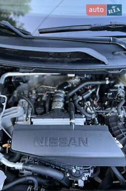 Позашляховик / Кросовер Nissan Rogue 2022 в 