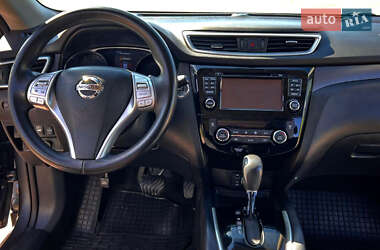 Внедорожник / Кроссовер Nissan Rogue 2016 в 