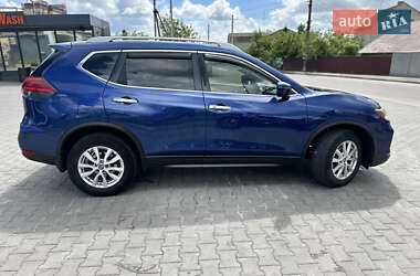 Внедорожник / Кроссовер Nissan Rogue 2017 в 